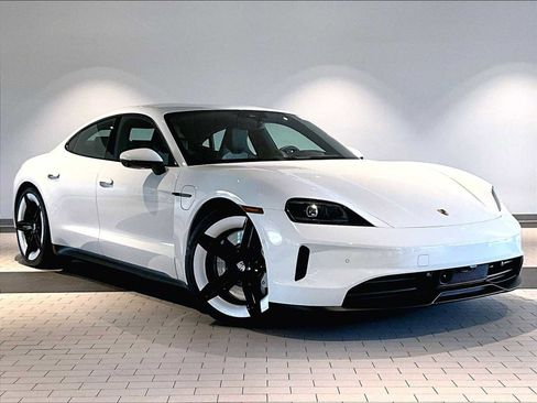 Used 2025 Porsche Taycan image 12