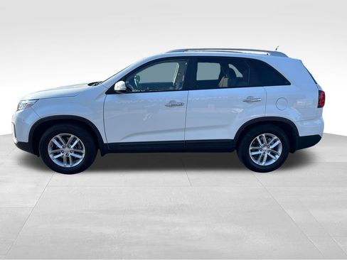 Used 2014 Kia Sorento LX FWD image 2