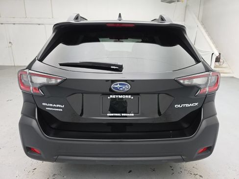 Used 2023 Subaru Outback Premium AWD/4WD image 10