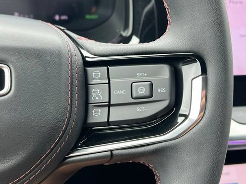 Used 2024 Jeep Wagoneer Launch Edition AWD/4WD image 22