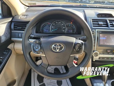 Used 2014 Toyota Camry LE image 9