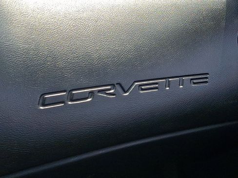 Used 2005 Chevrolet Corvette Coupe w/ Preferred Equipment Group RWD image 22