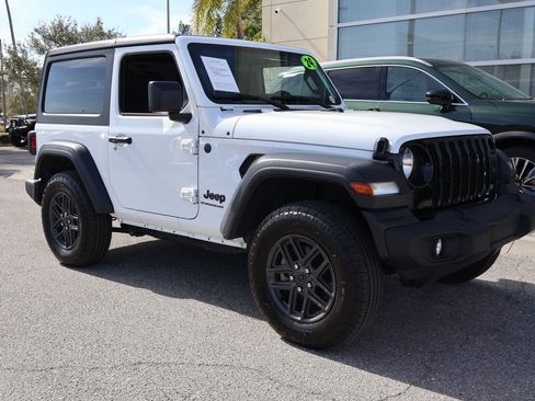Used 2024 Jeep Wrangler Sport image 9