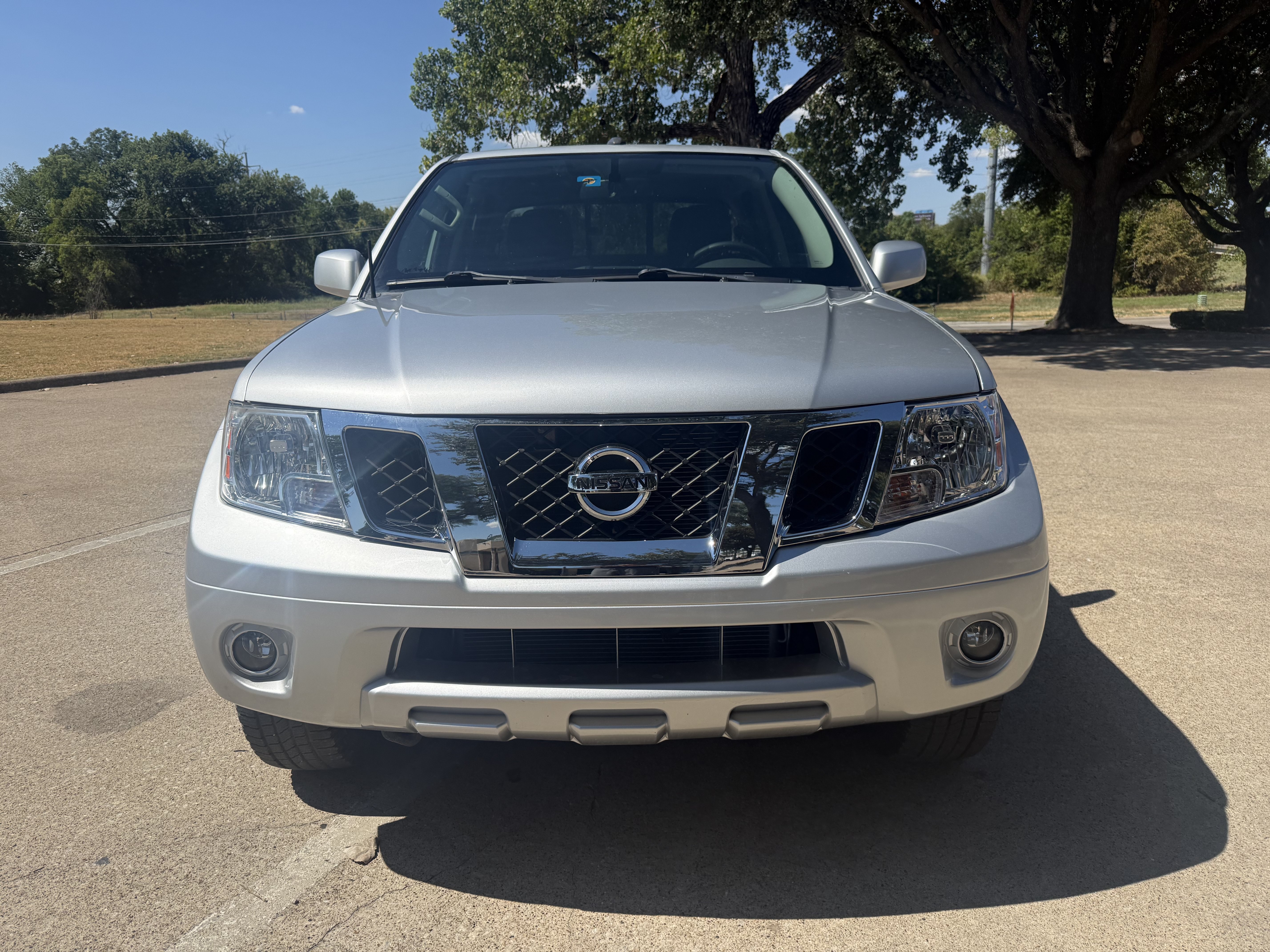 Used 2018 Nissan Frontier PRO-4X AWD/4WD image 2