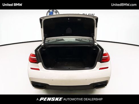 Used 2019 BMW 750i w/ M Sport Package image 14