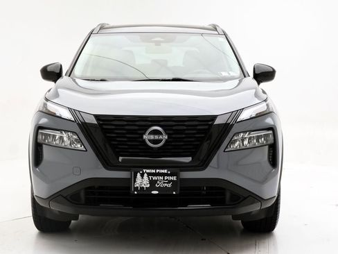 Used 2023 Nissan Rogue SV w/ SV Premium B Package image 5