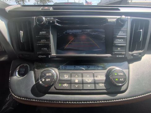 Used 2018 Toyota RAV4 SE w/ Power Extra Value Package FWD image 18