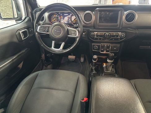 Used 2020 Jeep Wrangler Unlimited Sahara image 15