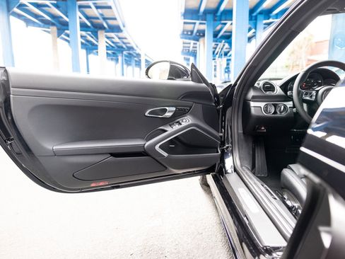 Certified 2025 Porsche 718 Cayman RWD image 23