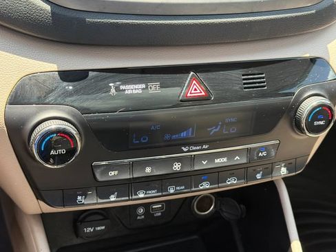 Used 2016 Hyundai Tucson Limited w/ Option Group 03 FWD image 19