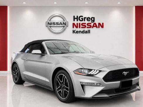 Used 2020 Ford Mustang Premium RWD image 3