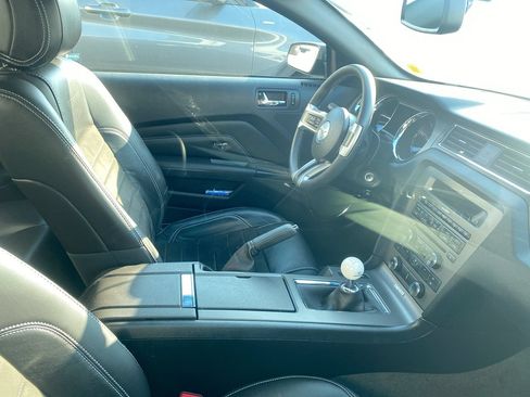 Used 2014 Ford Mustang GT Premium w/ Equipment Group 402A RWD image 4
