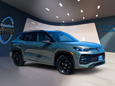 New 2026 Volkswagen Tiguan SE R-Line FWD image 2