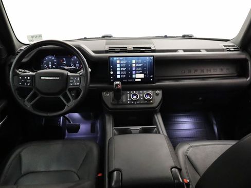 Used 2025 Land Rover Defender 130 X-Dynamic SE AWD/4WD image 16
