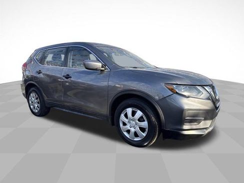Used 2018 Nissan Rogue S FWD image 3