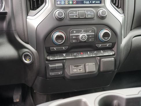 Used 2022 Chevrolet Silverado 3500 LTZ AWD/4WD image 25