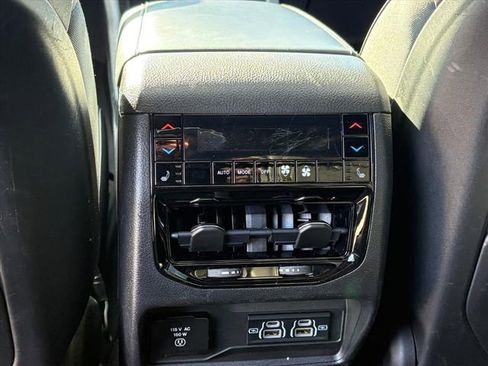 Used 2022 Jeep Grand Cherokee L Overland w/ Advanced Protech Group III image 20