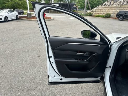 Used 2025 MAZDA CX-50 AWD 2.5 S w/ Premium Package image 26