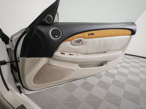 Used 2002 Lexus SC 430 Convertible RWD image 25