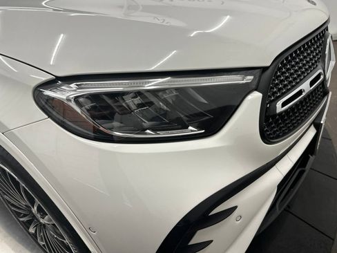 Certified 2025 Mercedes-Benz GLC 300 image 10