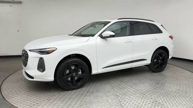Used 2025 Audi Q5 Premium Plus w/ Premium Plus AWD/4WD image 6