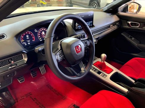 Used 2025 Honda Civic Type R image 16