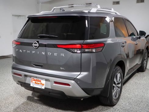 Used 2023 Nissan Pathfinder SL FWD image 7