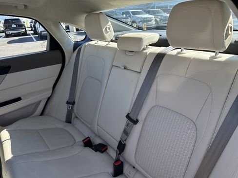 Used 2020 Jaguar XF Prestige image 13