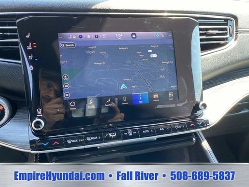 Used 2024 Jeep Wagoneer L Series II w/ Flexible Seating Group AWD/4WD image 7