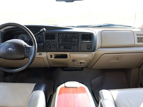 Used 2005 Ford Excursion Eddie Bauer image 36