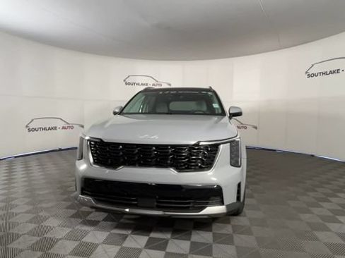 Certified 2025 Kia Sorento EX w/ Panoramic Sunroof Package FWD image 4