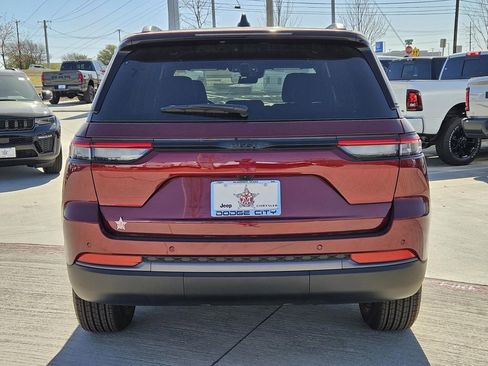 New 2026 Jeep Grand Cherokee Altitude image 4