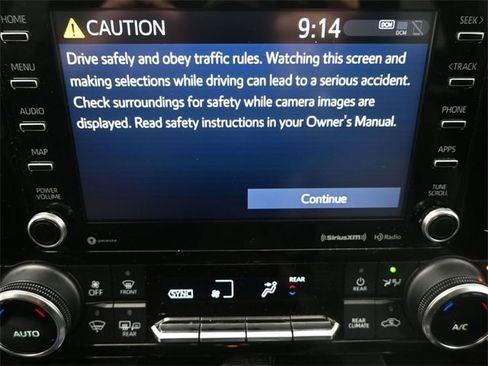 Used 2022 Toyota Highlander XLE image 32