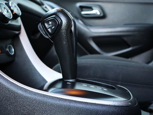 Used 2020 Chevrolet Trax LS FWD image 49