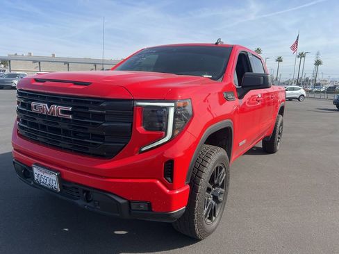 Used 2023 GMC Sierra 1500 Elevation image 3