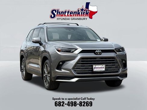 Used 2025 Toyota Grand Highlander AWD Hybrid image 3