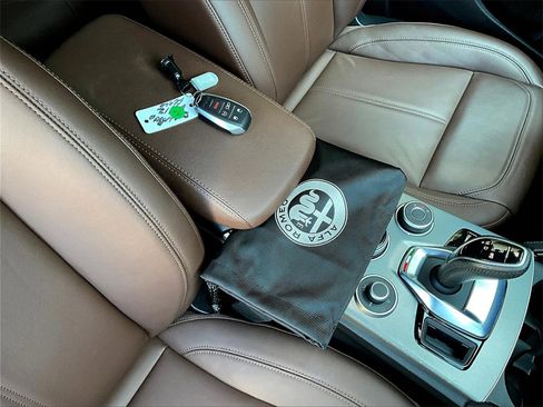 Used 2024 Alfa Romeo Stelvio Ti image 16