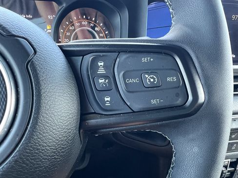 Used 2018 Jeep Wrangler Unlimited Sport S AWD/4WD image 18