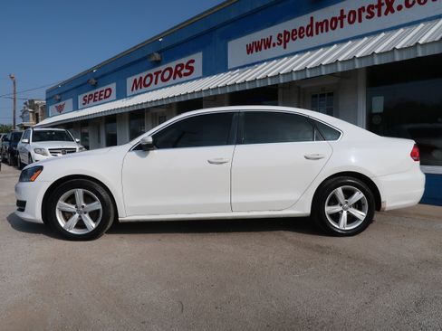 Used 2013 Volkswagen Passat TDI SE FWD image 3
