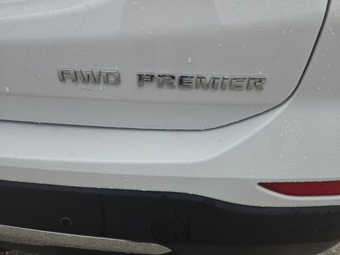 Used 2023 Chevrolet Equinox Premier image 17