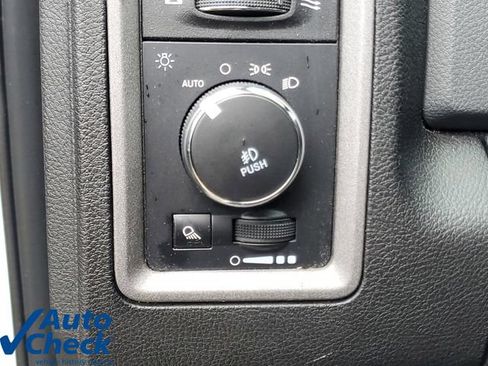 Used 2017 RAM 1500 Express RWD image 25