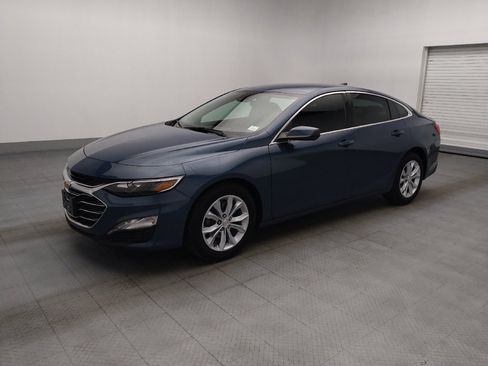 Used 2025 Chevrolet Malibu LT FWD image 2