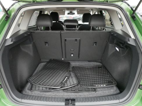 Certified 2025 Volkswagen Taos SE AWD/4WD image 18