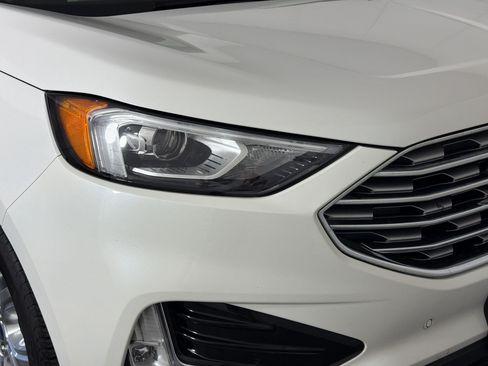 Used 2020 Ford Edge Titanium w/ Class II Trailer Tow Package AWD/4WD image 11