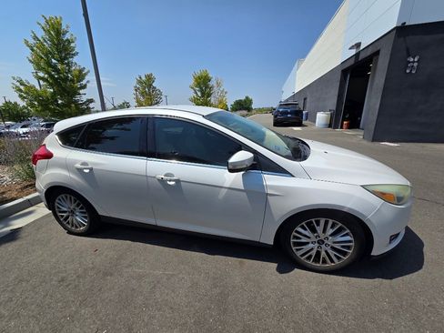 Used 2015 Ford Focus Titanium FWD image 6