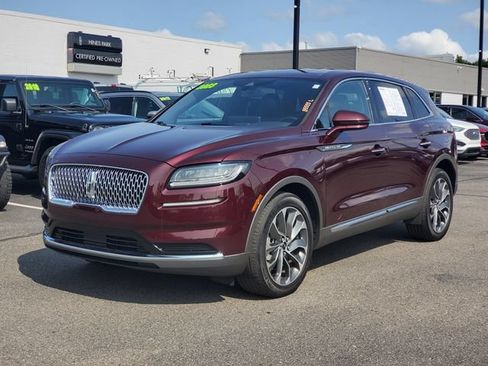 Used 2023 Lincoln Nautilus Reserve w/ Class II Trailer Tow Package AWD/4WD image 2