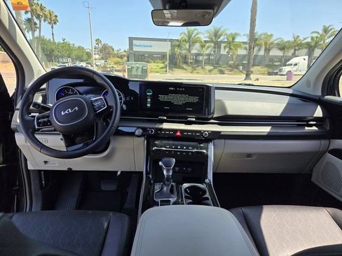 Used 2024 Kia Carnival EX FWD image 14