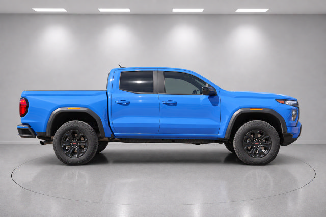 Used 2025 GMC Canyon Elevation w/ Convenience Package AWD/4WD image 2
