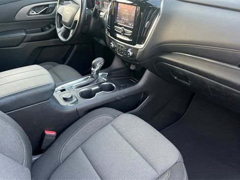 Used 2023 Chevrolet Traverse LT image 21