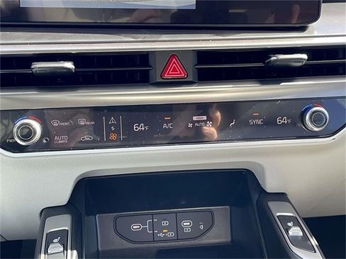 New 2026 Kia Sorento S w/ S Panoramic Sunroof Package image 24